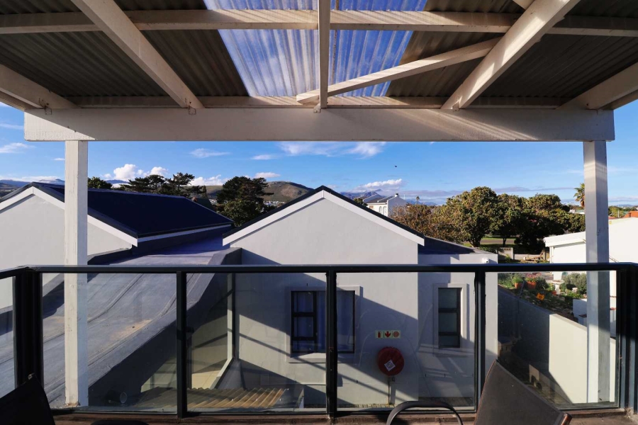 7 Bedroom Property for Sale in Sandbaai Western Cape